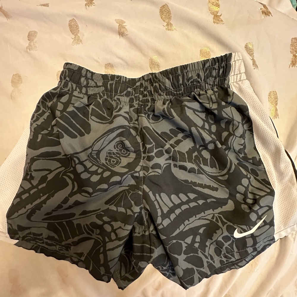 Girls large nike dri fit shorts